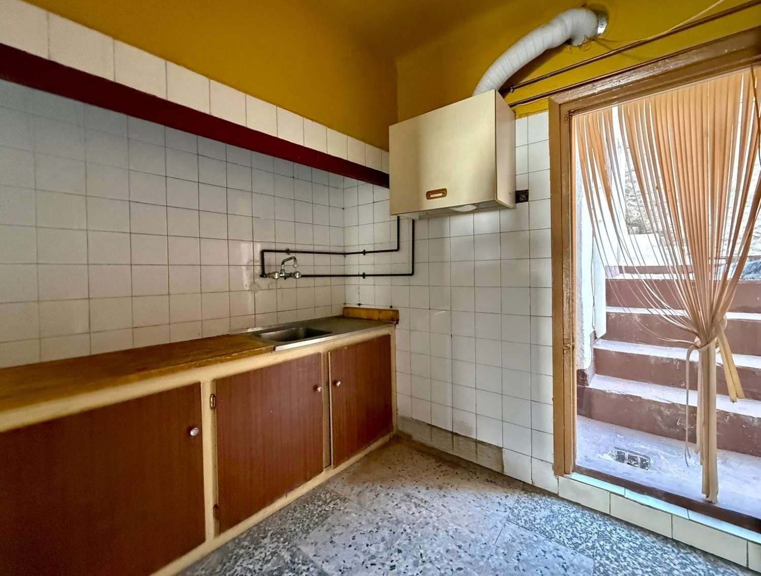 Casa de pueblo con gran potencial con vistas al Castillo de Salobreña