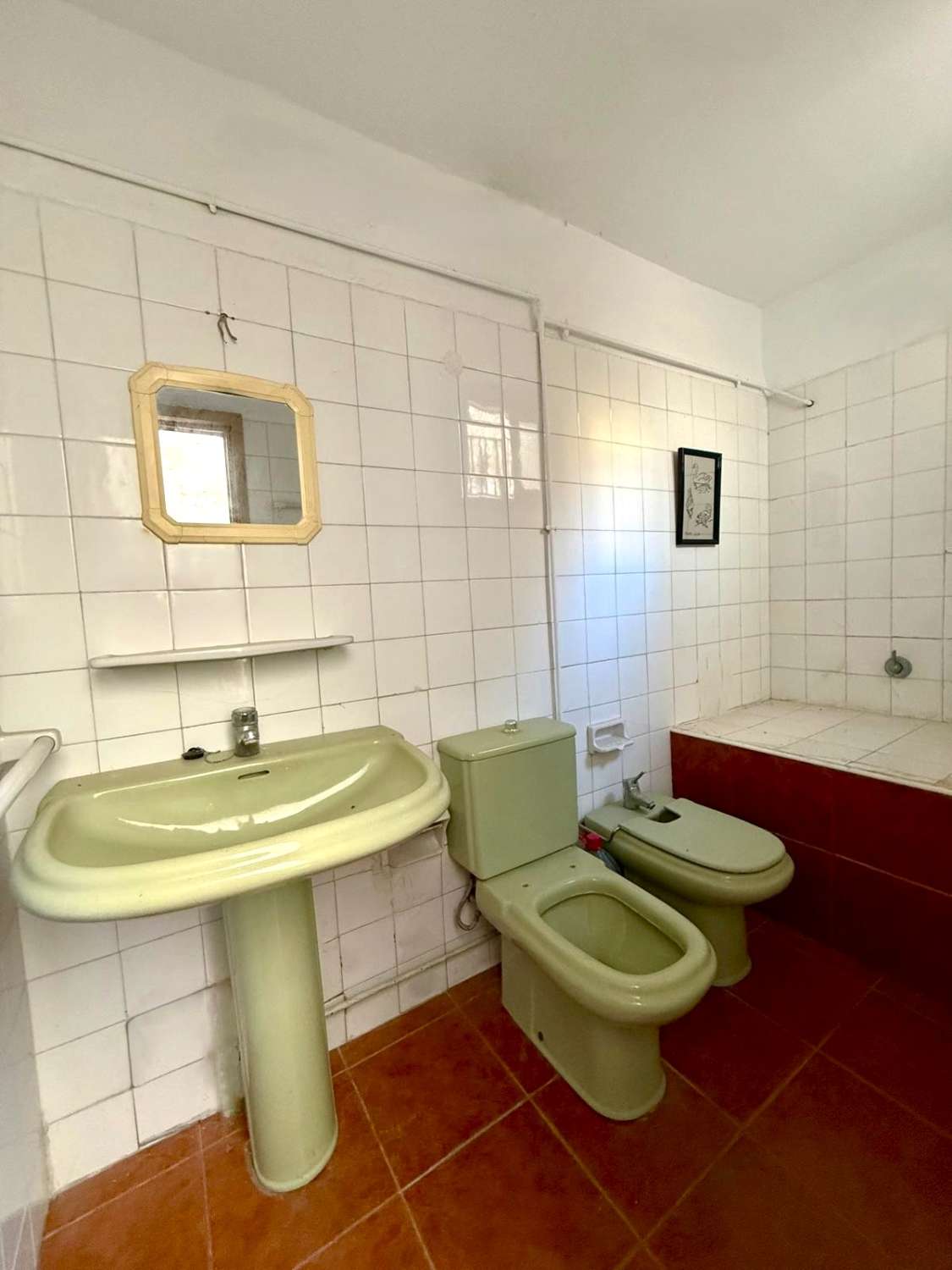 Casa de pueblo con gran potencial con vistas al Castillo de Salobreña