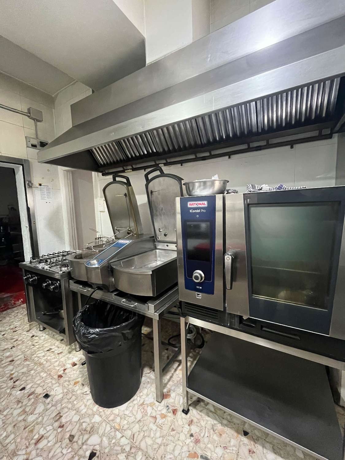 Traspaso de restaurante en pleno centro de Motril con amplia terraza