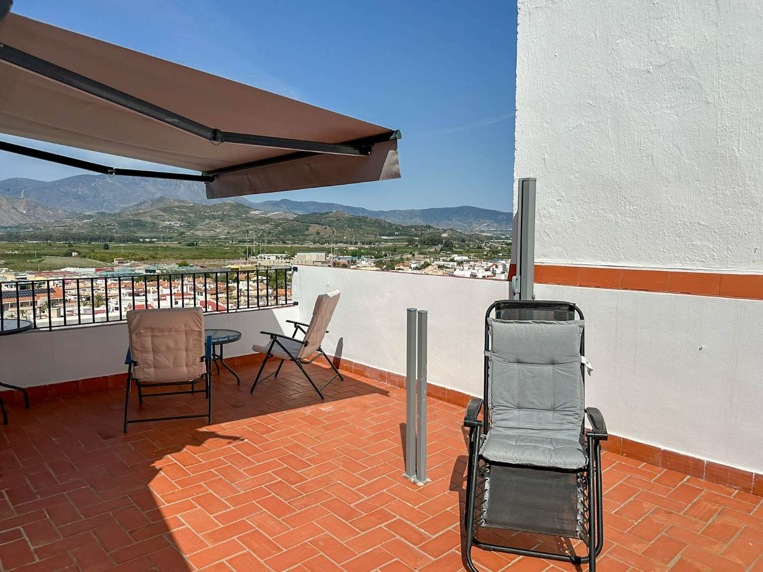 Casa reformada en alquiler en Salobreña