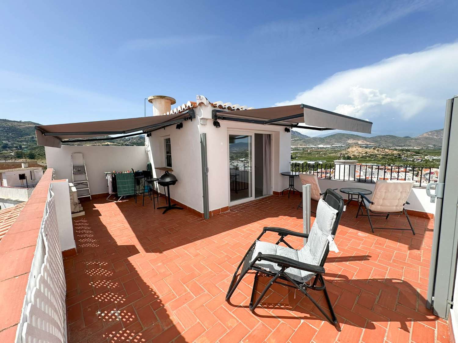 Casa reformada en alquiler en Salobreña