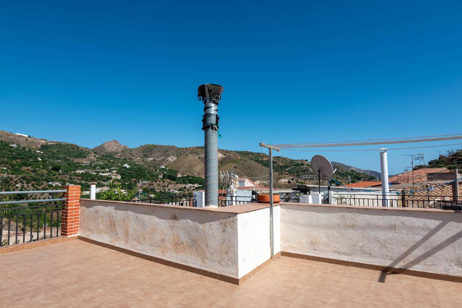Acogedora casa con vistas a la montaña en venta
