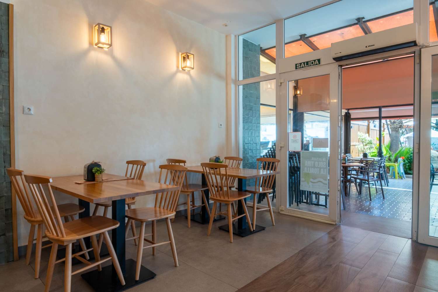 Verkauf eines Cafés mit Eisdiele direkt am Strand in Salobreña