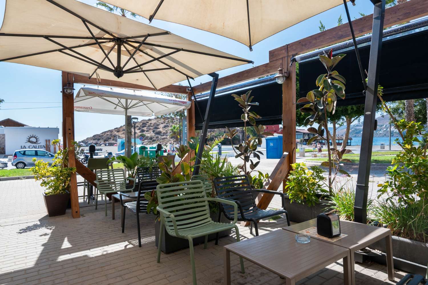 Verkauf eines Cafés mit Eisdiele direkt am Strand in Salobreña