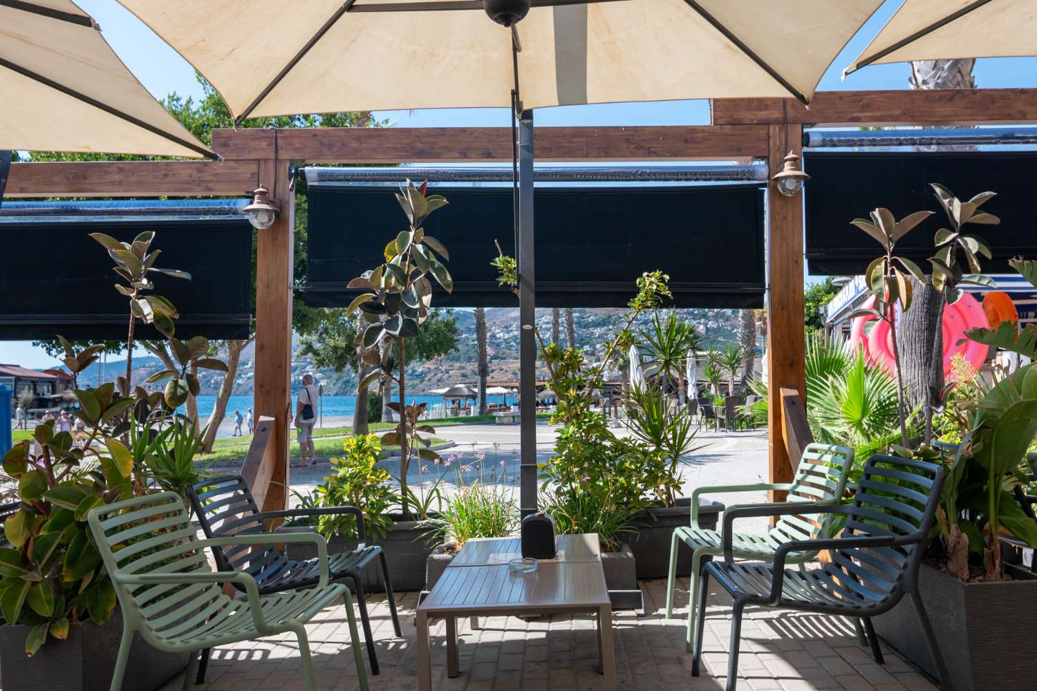 Verkauf eines Cafés mit Eisdiele direkt am Strand in Salobreña