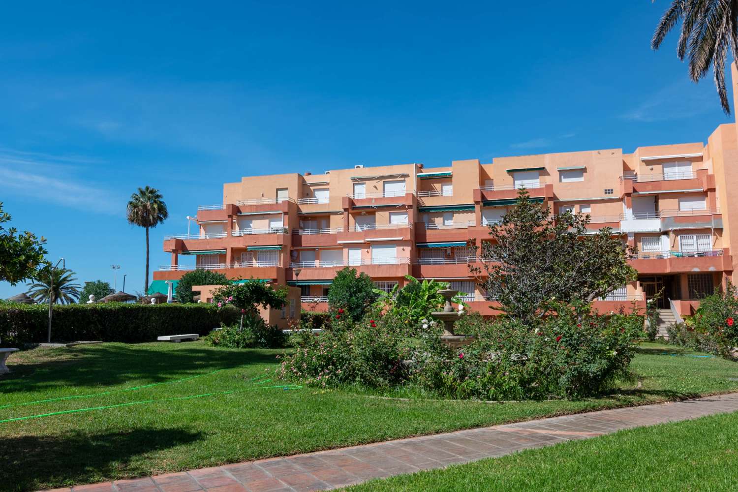 Apartamento en primera línea de playa en Salobreña