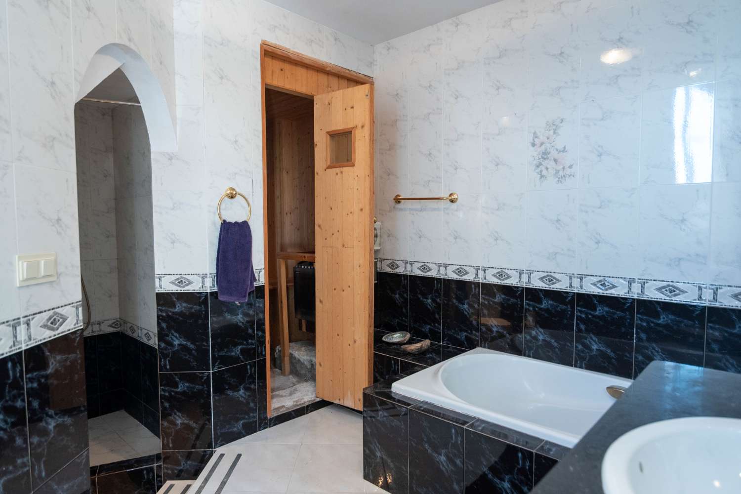 Вилла в продаже в Salobreña