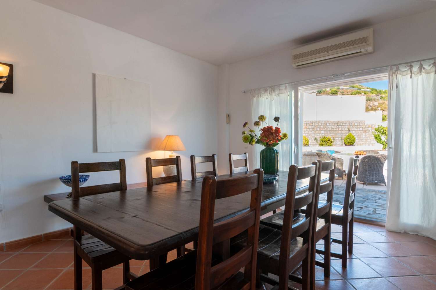 Villa con vistas panorámicas a 15 minutos de la costa