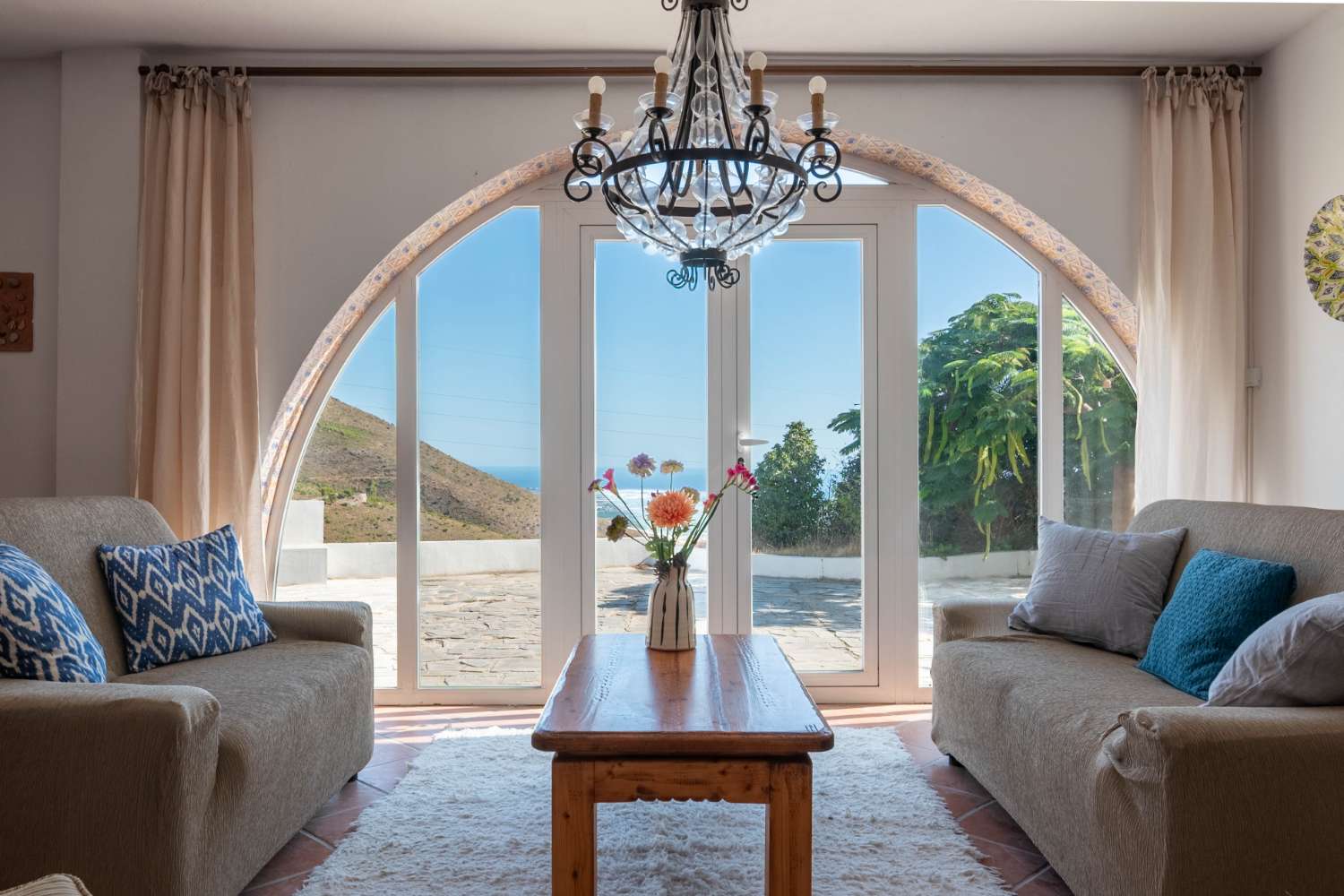 Villa con vistas panorámicas a 15 minutos de la costa