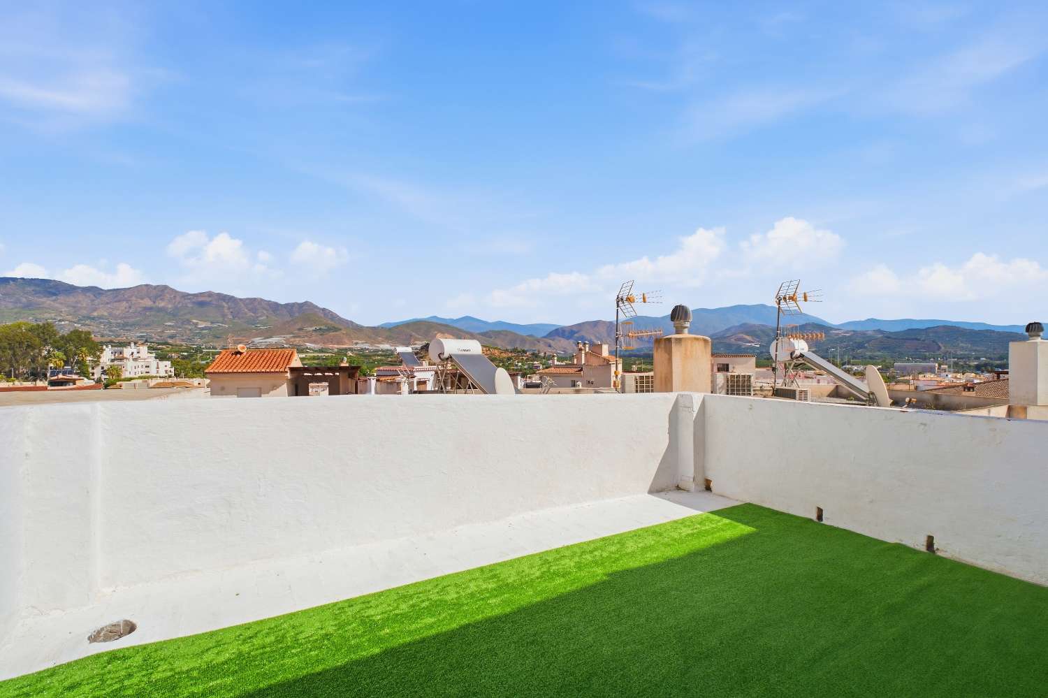 Encantadora casa de pueblo reformada en Salobreña