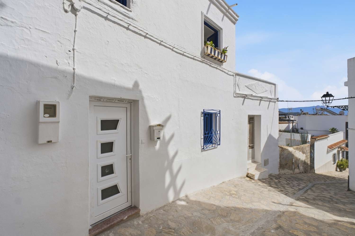 Encantadora casa de pueblo reformada en Salobreña