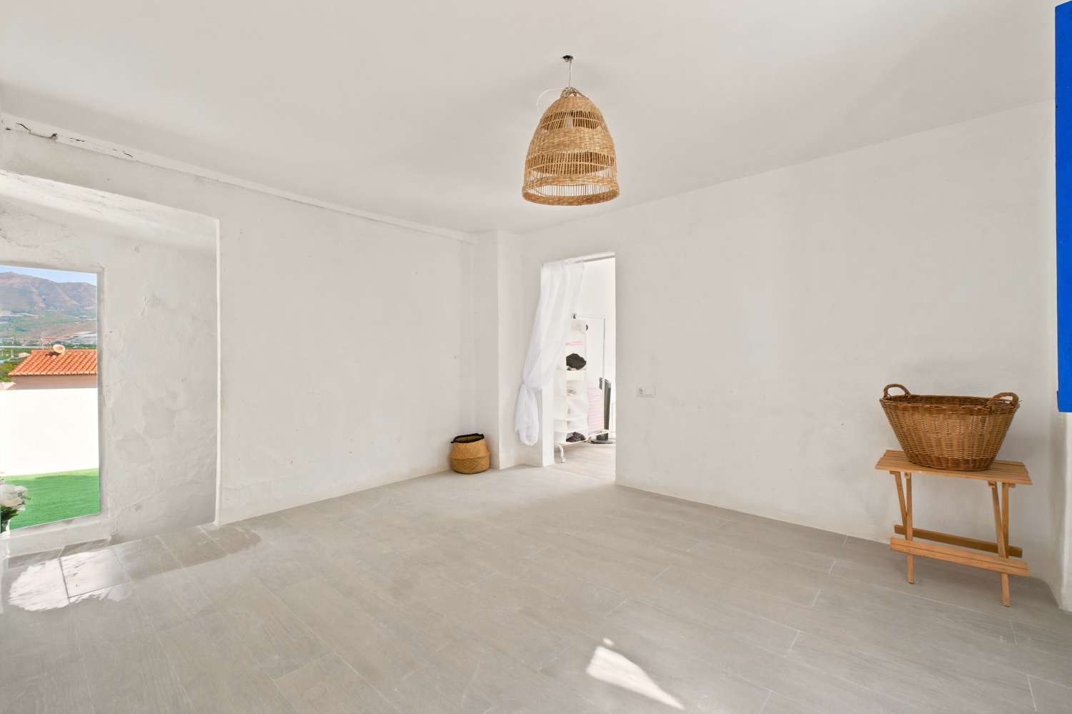 Encantadora casa de pueblo reformada en Salobreña