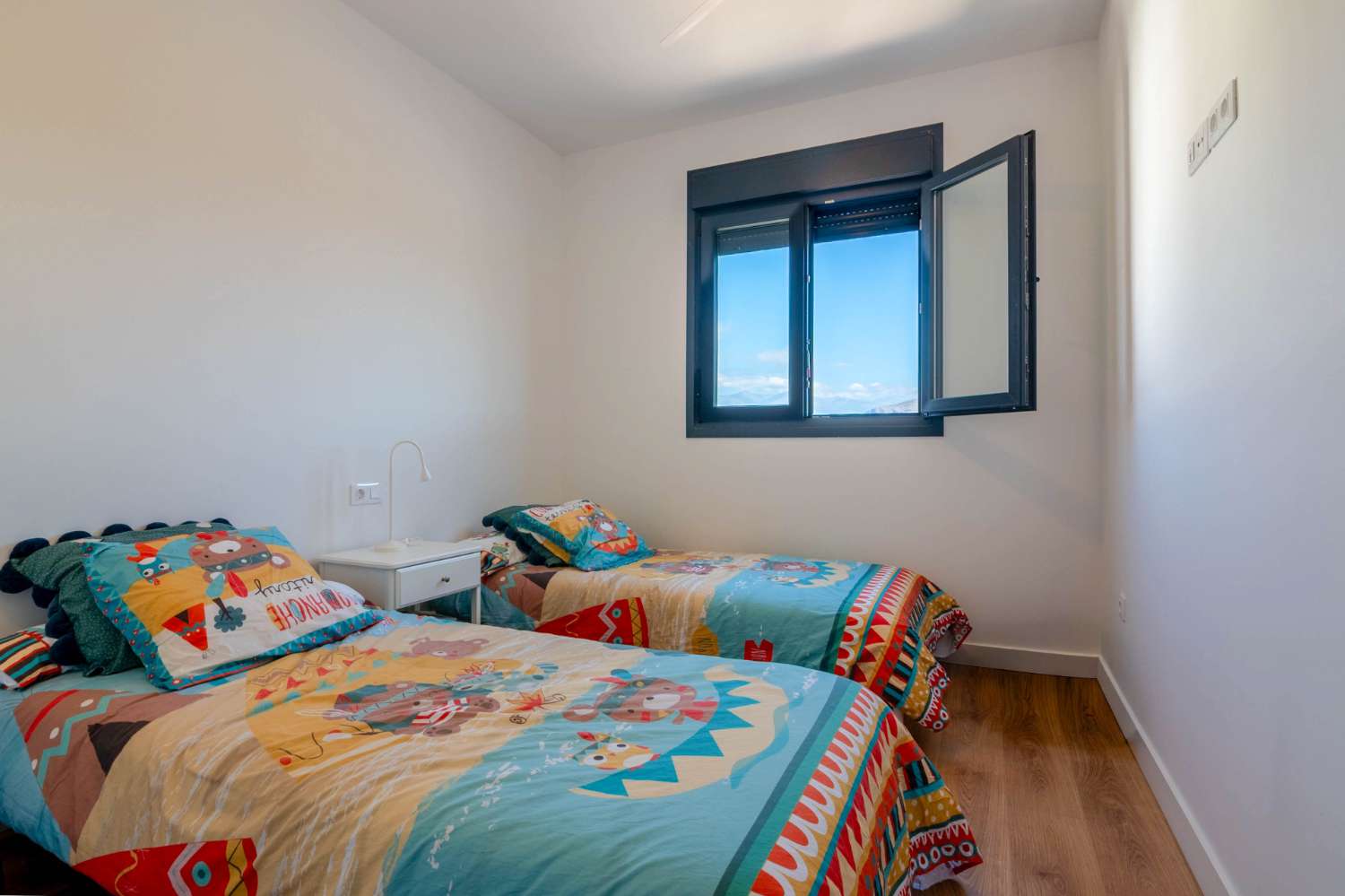 Exclusivo ático con vistas panorámicas en Salobreña