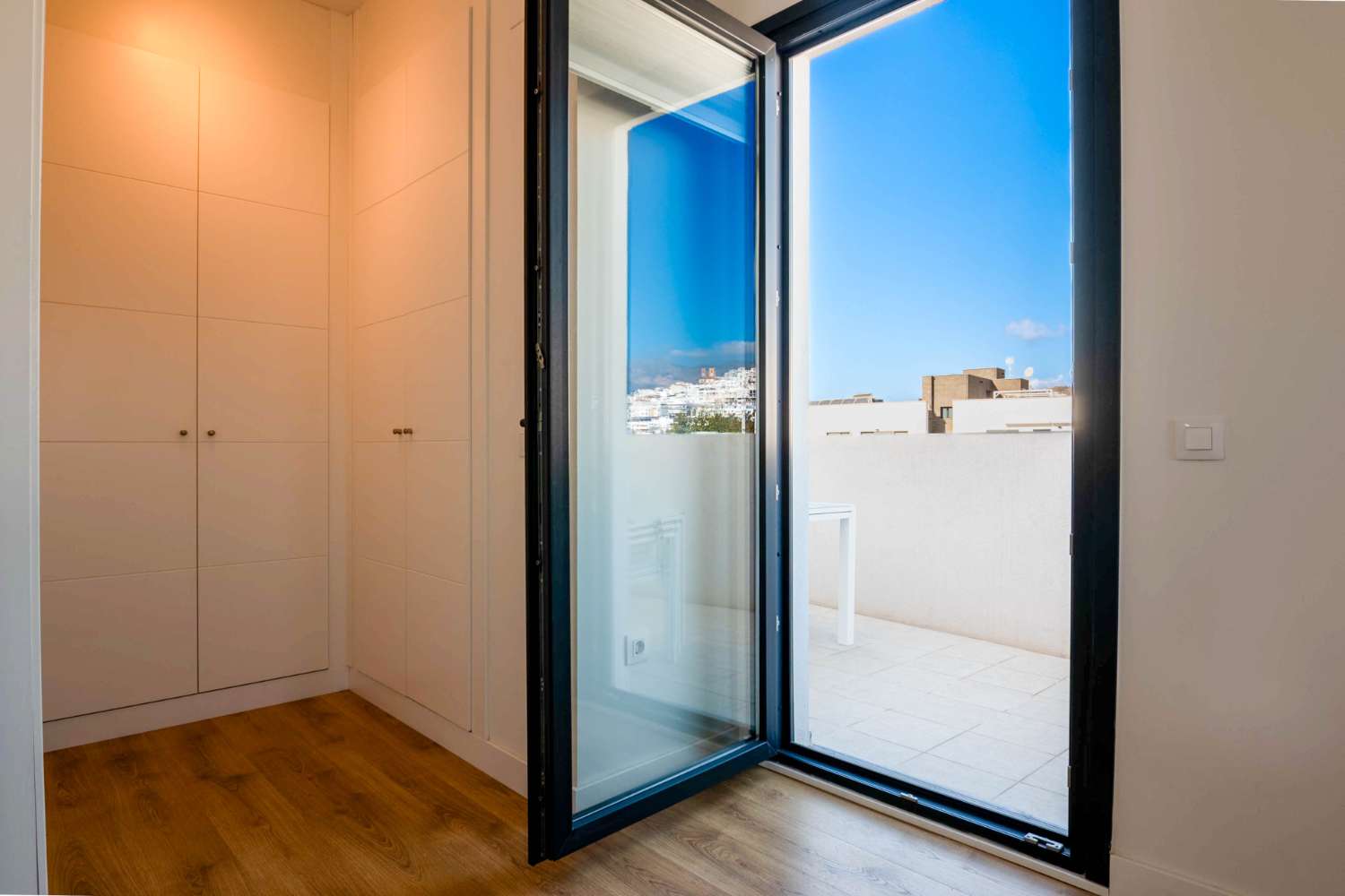 Exclusivo ático con vistas panorámicas en Salobreña