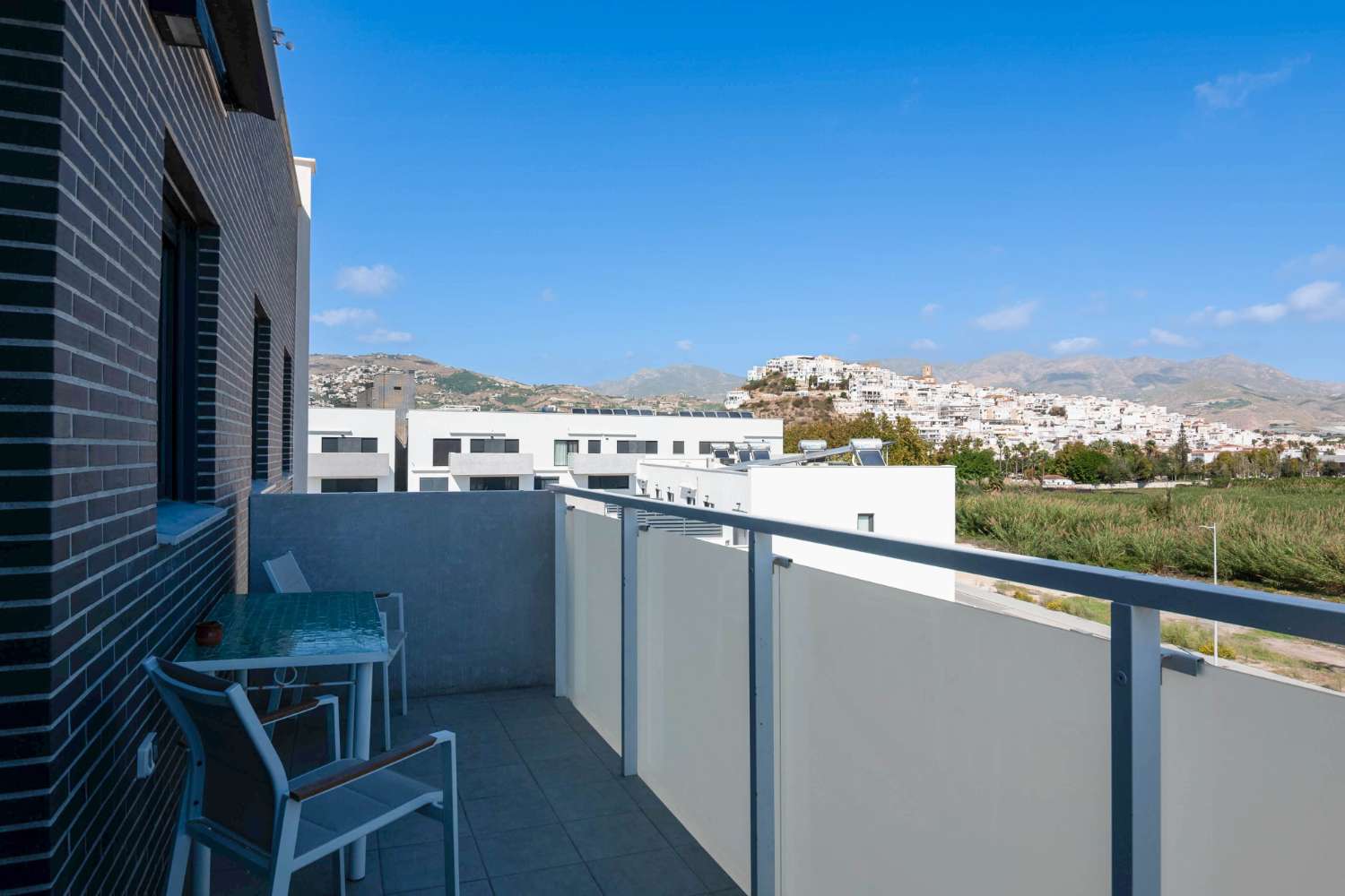 Exclusivo ático con vistas panorámicas en Salobreña